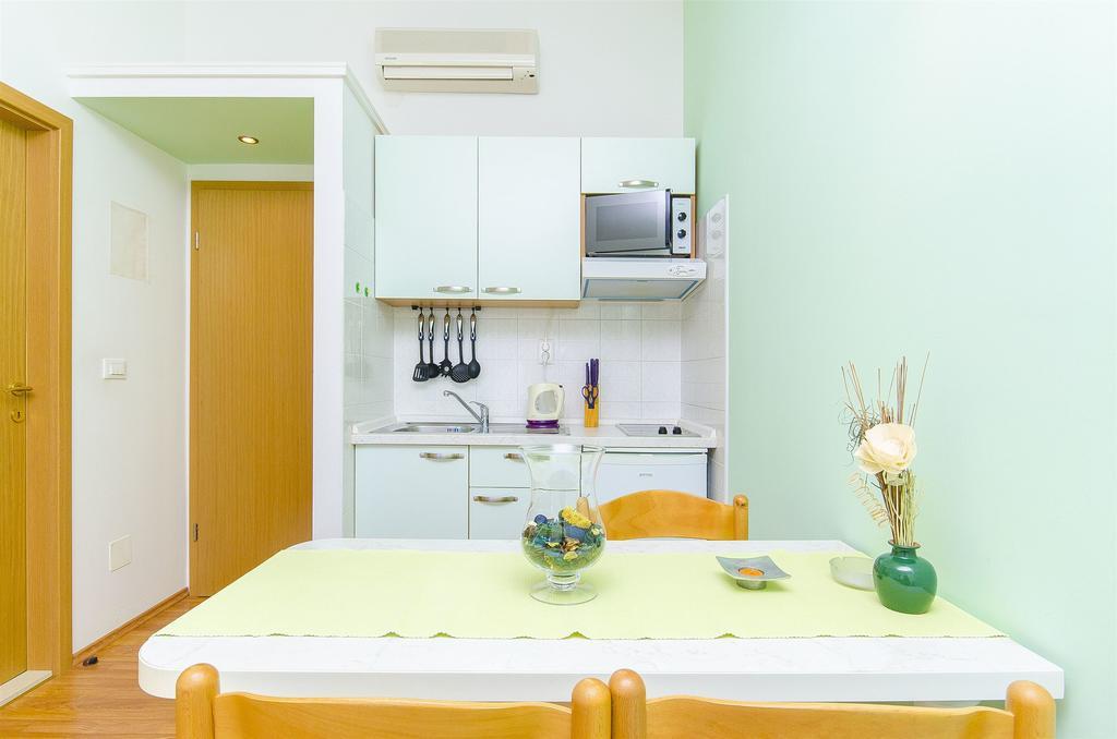Apartments Kunac Podgora Ngoại thất bức ảnh