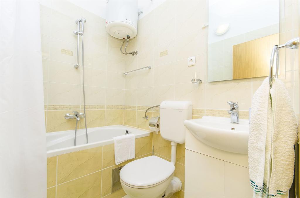 Apartments Kunac Podgora Ngoại thất bức ảnh