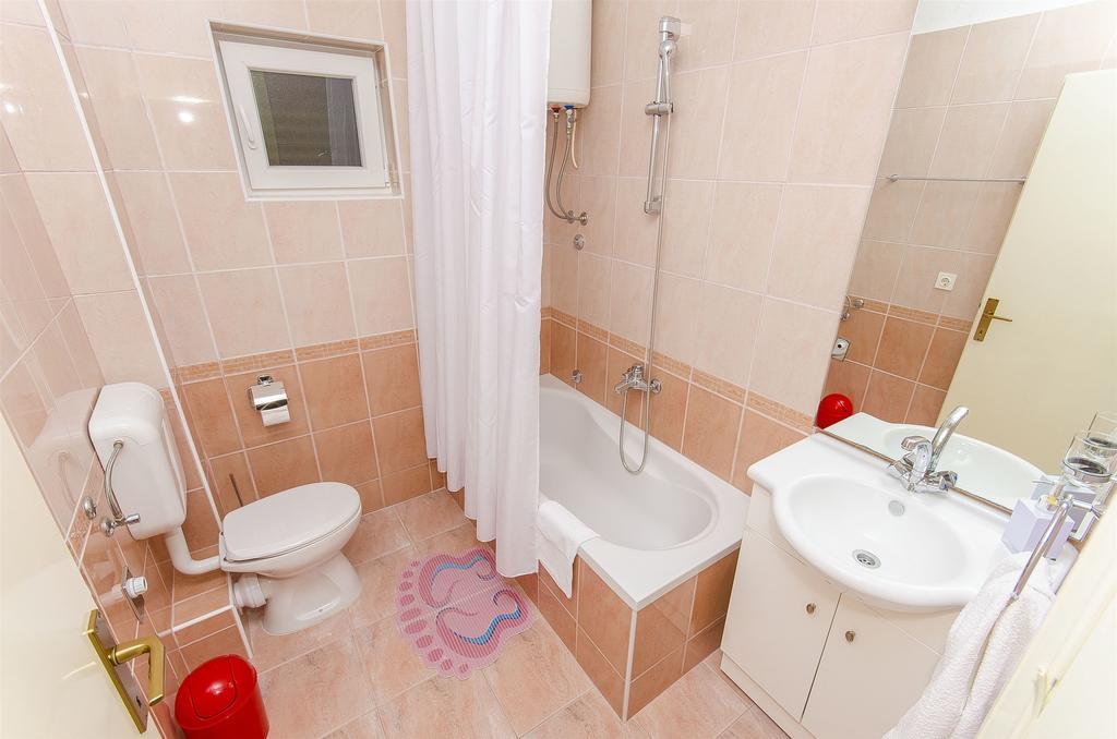 Apartments Kunac Podgora Ngoại thất bức ảnh
